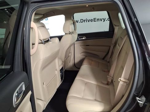 Used 2022 Jeep Grand Cherokee Laredo E AWD/4WD image 9