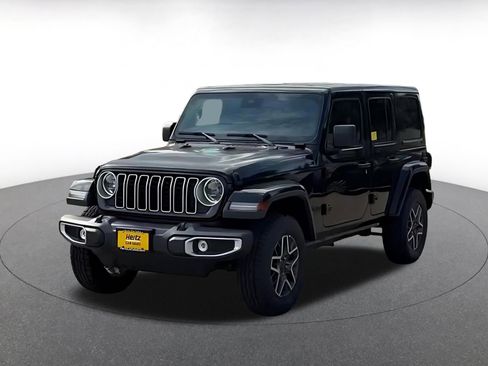 Used 2025 Jeep Wrangler Unlimited Sahara AWD/4WD image 7