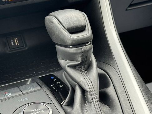 Certified 2025 Toyota RAV4 LE image 39