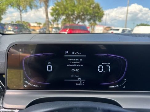 Used 2025 Kia Seltos S image 28