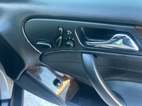 Used 2007 Mercedes-Benz C 280 3.0L Luxury image 24