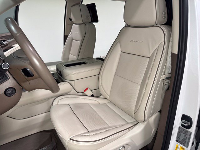 Used 2023 GMC Yukon XL Denali w/ Denali Reserve Package AWD/4WD image 17