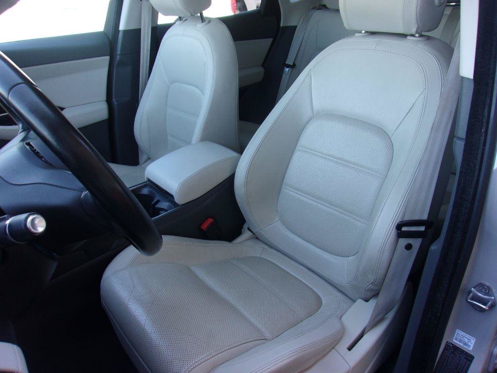 Used 2018 Jaguar E-PACE S AWD/4WD image 9