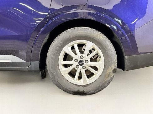 Certified 2024 Kia Carnival LX image 30