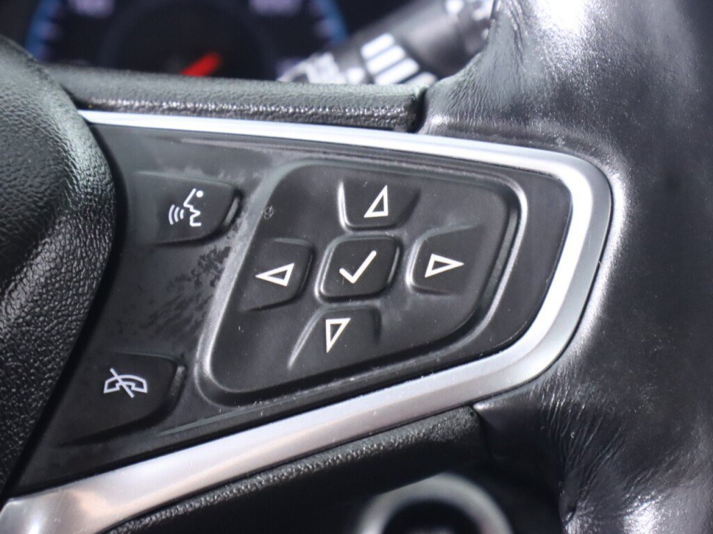 Used 2018 Chevrolet Equinox LT FWD image 13