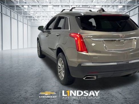 Used 2018 Cadillac XT5 Luxury w/ Driver Awareness Package image 8