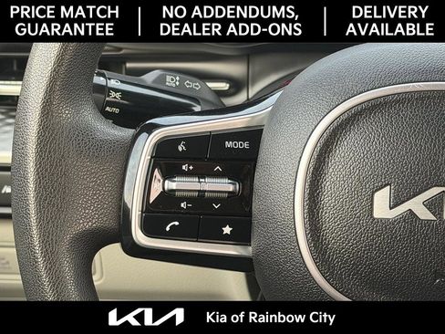 Used 2022 Kia Carnival LX image 23