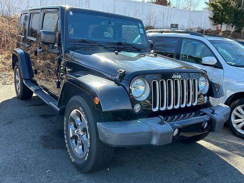 Used 2016 Jeep Wrangler Unlimited Sahara AWD/4WD image 2