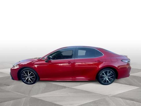 Used 2023 Toyota Camry SE FWD image 5