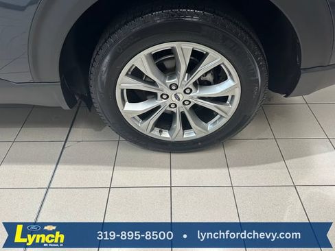 Used 2024 Ford Explorer XLT w/ Equipment Group 202A AWD/4WD image 31