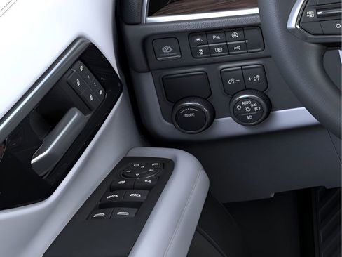 New 2025 Chevrolet Suburban Premier image 22