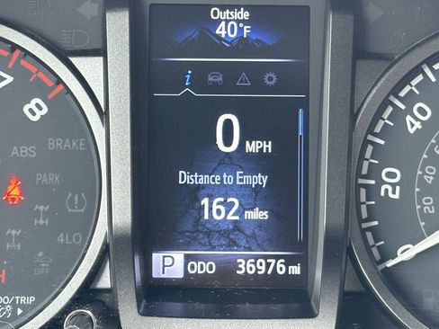 Used 2022 Toyota Tacoma TRD Off-Road w/ Technology Package AWD/4WD image 41