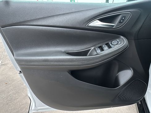 Used 2024 Buick Encore GX Sport Touring image 11