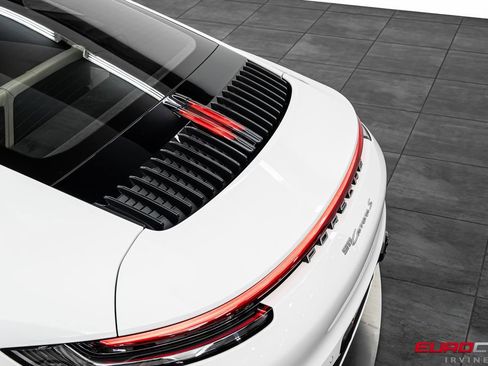 Used 2024 Porsche 911 Carrera S RWD image 17