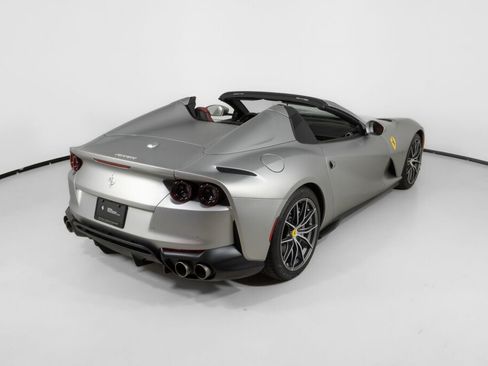 Used 2022 Ferrari 812 GTS image 9