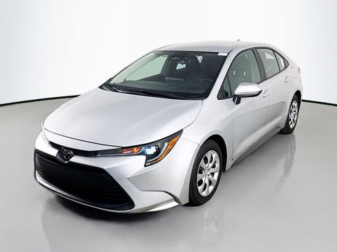 Used 2024 Toyota Corolla LE FWD image 4