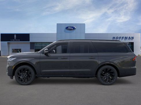 New 2025 Lincoln Navigator L Reserve w/ Jet Appearance Package image 3