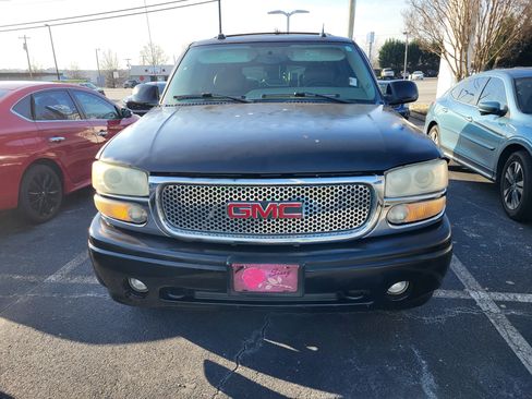 Used 2004 GMC Yukon XL Denali image 2