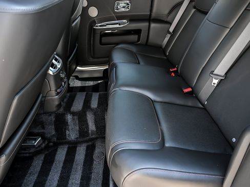 Used 2015 Rolls-Royce Ghost RWD image 22