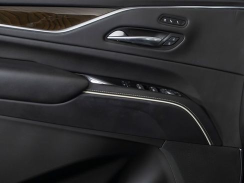 Used 2022 Cadillac Escalade Sport Platinum w/ Heavy-Duty Trailer Package AWD/4WD image 29