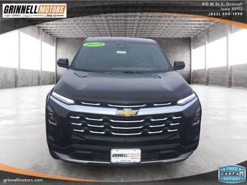 Used 2025 Chevrolet Equinox LT AWD/4WD image 2