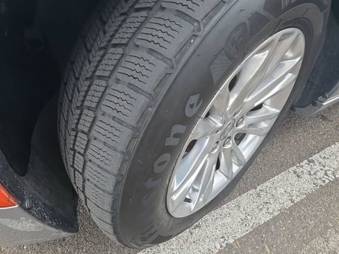 Used 2016 Chrysler 300 C RWD image 6