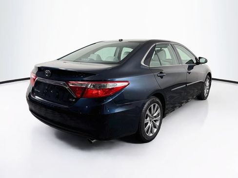 Used 2016 Toyota Camry XLE w/ Moonroof Package FWD image 10