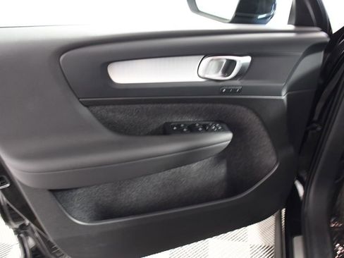 Used 2025 Volvo XC40 B5 Core AWD/4WD image 14