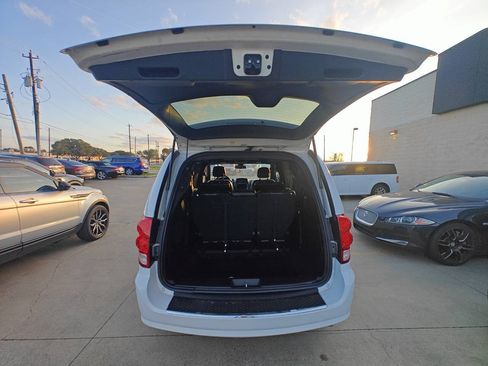 Used 2019 Dodge Grand Caravan GT FWD image 12