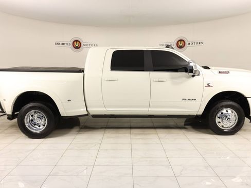 Used 2024 RAM 3500 Limited w/ Towing Technology Group AWD/4WD image 2