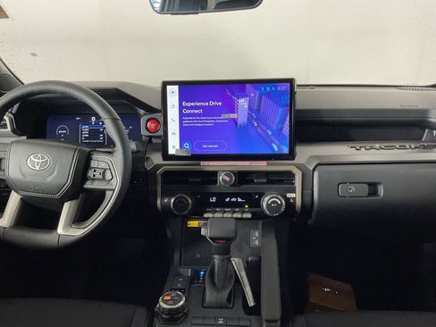 Used 2025 Toyota Tacoma 4x4 Double Cab image 15