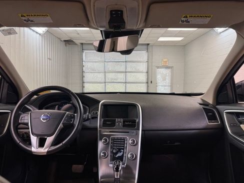 Used 2016 Volvo XC60 T6 AWD/4WD image 22