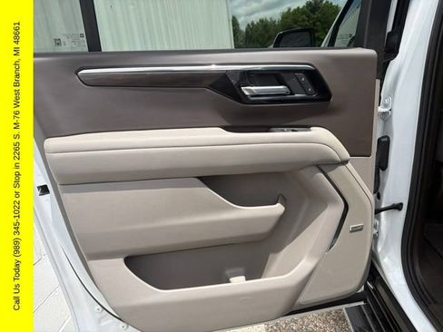 Used 2025 Chevrolet Suburban LT w/ Comfort Package AWD/4WD image 34