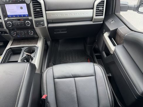 Used 2020 Ford F350 Lariat w/ Lariat Value Package AWD/4WD image 16