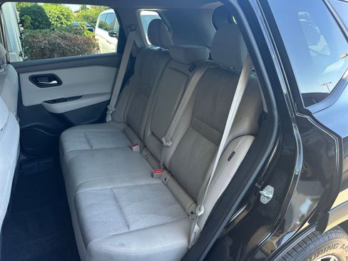 Used 2025 Nissan Rogue SV FWD image 39