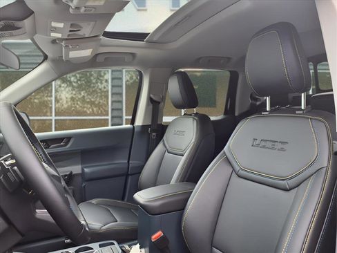 New 2025 Ford Maverick Lobo image 10