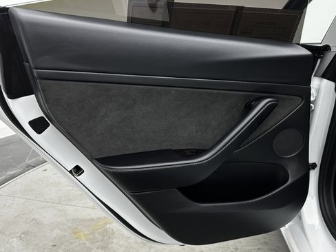 Used 2021 Tesla Model 3 Standard Range Plus image 28