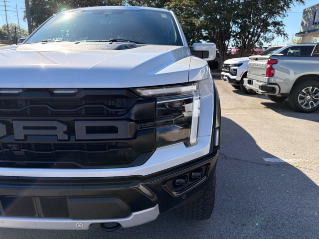 Used 2025 Ford F150 Raptor AWD/4WD image 22
