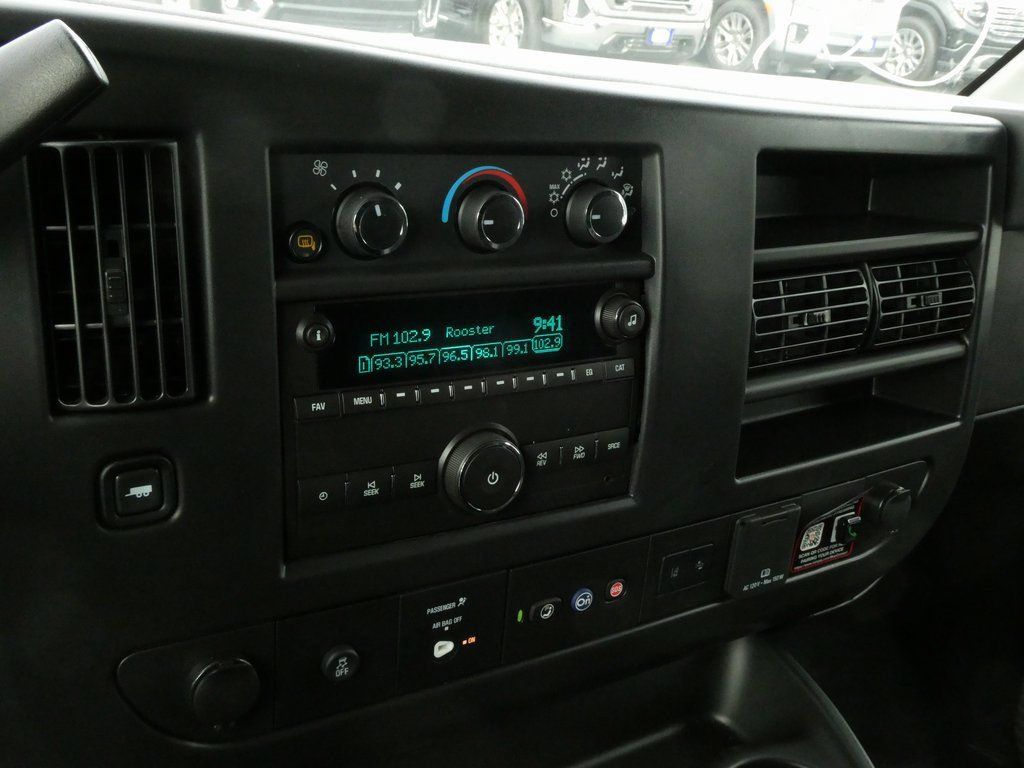 Used 2025 GMC Savana 3500 w/ Power Convenience Package RWD image 30