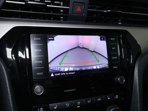 Used 2021 Volkswagen Passat 2.0T SE image 27