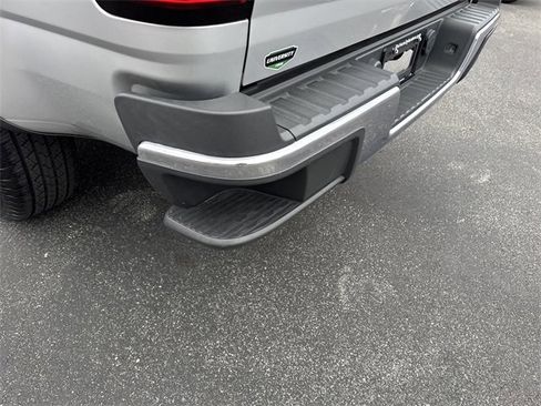 Used 2018 Chevrolet Colorado W/T image 8