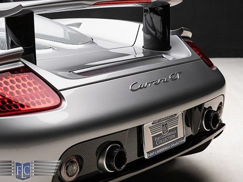 Used 2005 Porsche Carrera GT RWD image 10