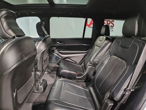 Used 2021 Jeep Grand Cherokee L Overland w/ Luxury Tech Group IV image 37