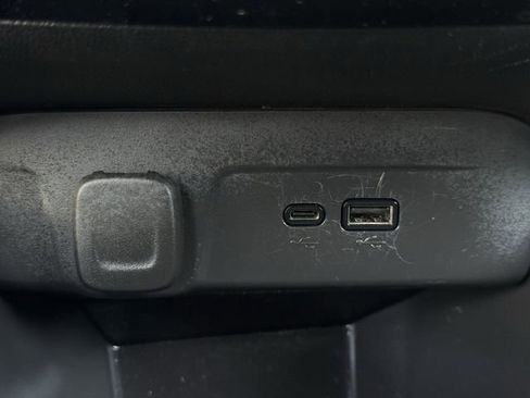 Used 2025 Chevrolet Trax LT FWD image 23