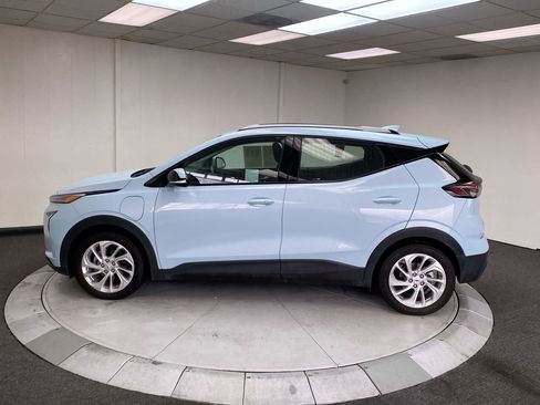 Used 2022 Chevrolet Bolt EUV LT image 2
