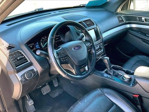 Used 2016 Ford Explorer XLT w/ Equipment Group 202A AWD/4WD image 17