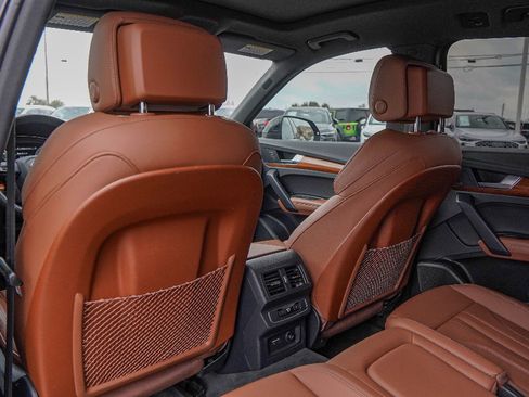 Used 2023 Audi Q5 e Premium Plus w/ Premium Plus Package image 24