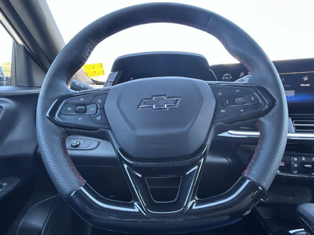 Used 2025 Chevrolet Trax RS w/ Driver Confidence Package FWD image 25