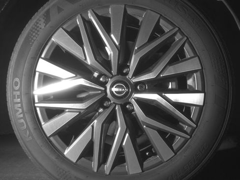 Used 2025 Nissan Altima 2.5 SV FWD image 13