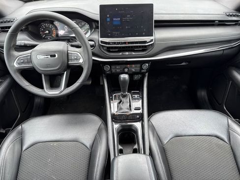 Used 2024 Jeep Compass Latitude w/ Altitude Special Edition image 10